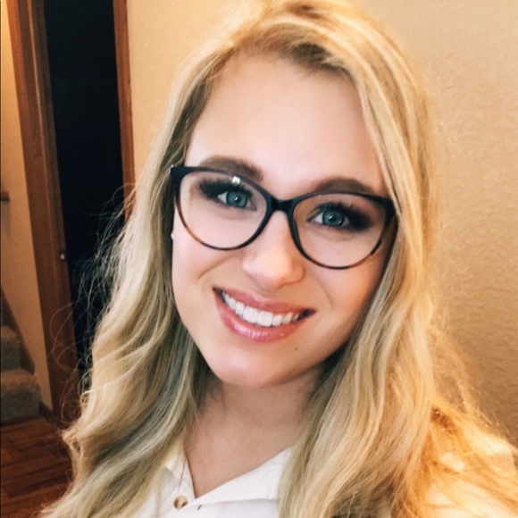 Meet your Posher, Abby - Picture 2 of 2